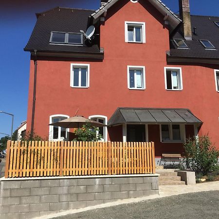 Ferienwohnung Rotes Haus 슈나이타크 외부 사진