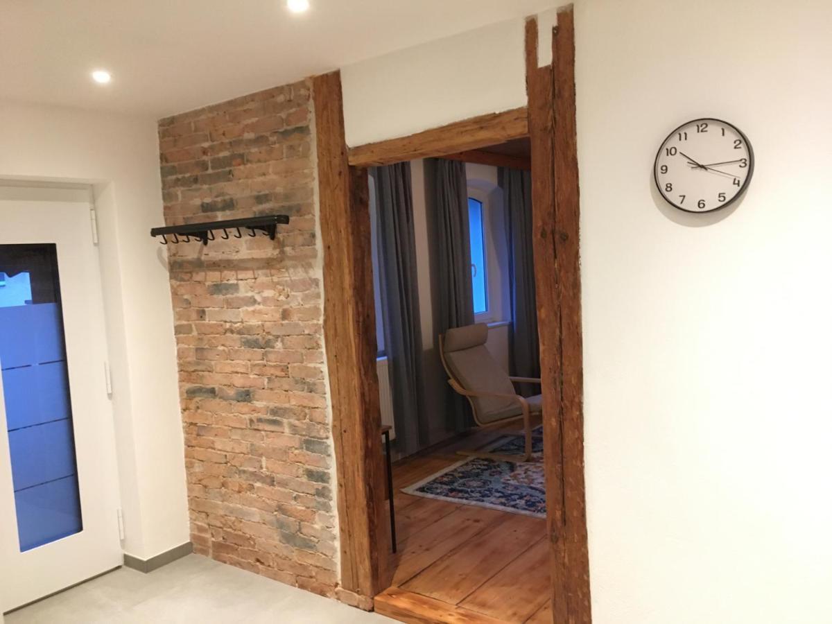 Ferienwohnung Rotes Haus 슈나이타크 외부 사진