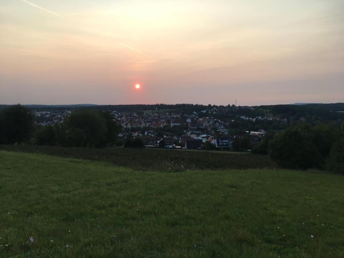 Ferienwohnung Rotes Haus 슈나이타크 외부 사진