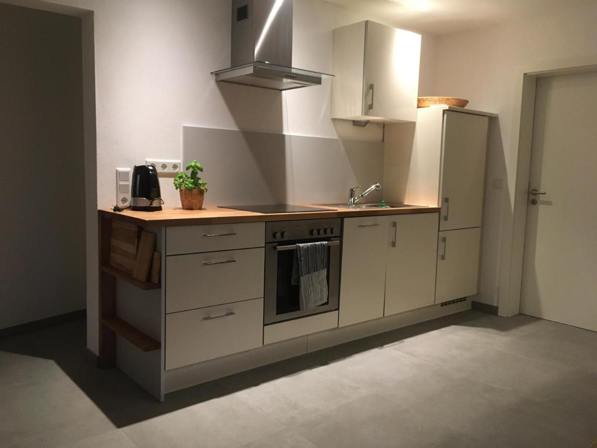 Ferienwohnung Rotes Haus 슈나이타크 외부 사진